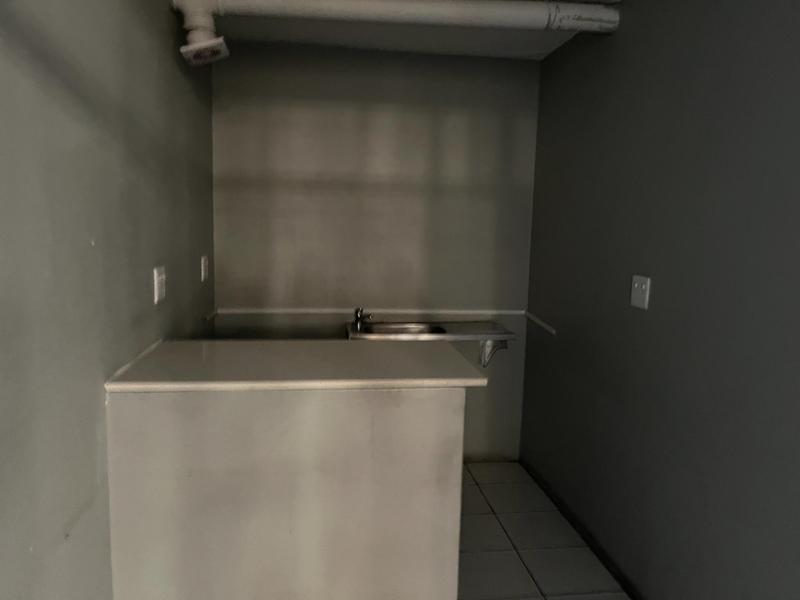 To Let Commercial Property for Rent in Killarney Gardens Western Cape